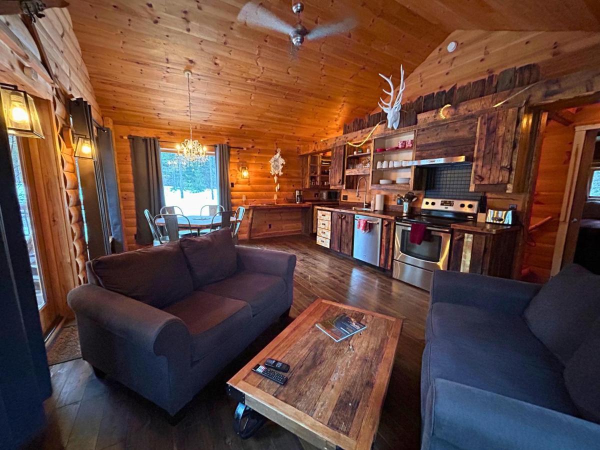 Husky - Chalets De Moh - Jacuzzi La Malbaie Εξωτερικό φωτογραφία