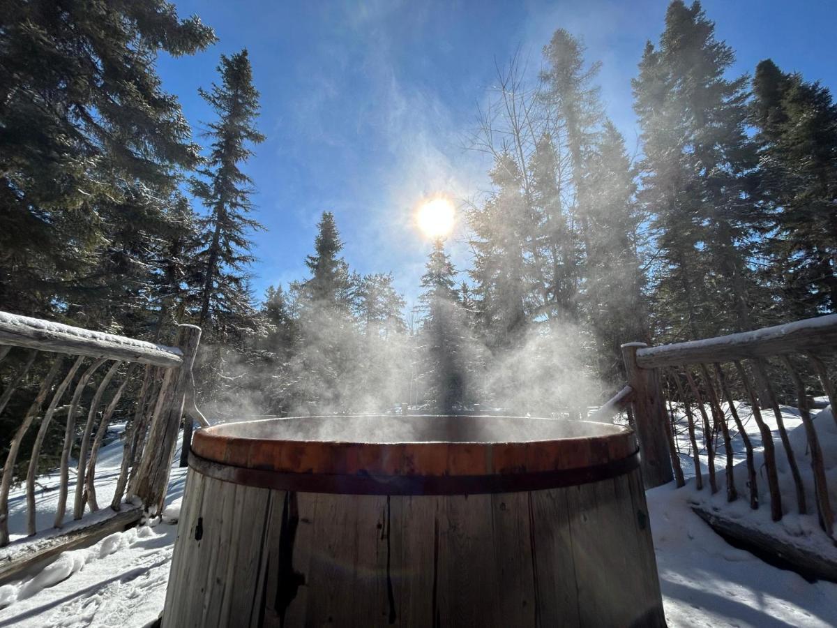 Husky - Chalets De Moh - Jacuzzi La Malbaie Εξωτερικό φωτογραφία