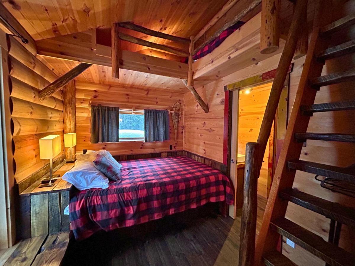 Husky - Chalets De Moh - Jacuzzi La Malbaie Εξωτερικό φωτογραφία