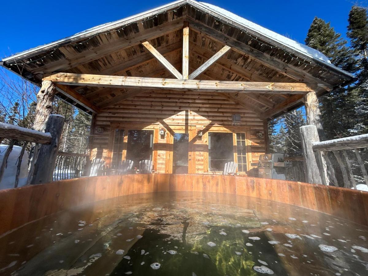 Husky - Chalets De Moh - Jacuzzi La Malbaie Εξωτερικό φωτογραφία