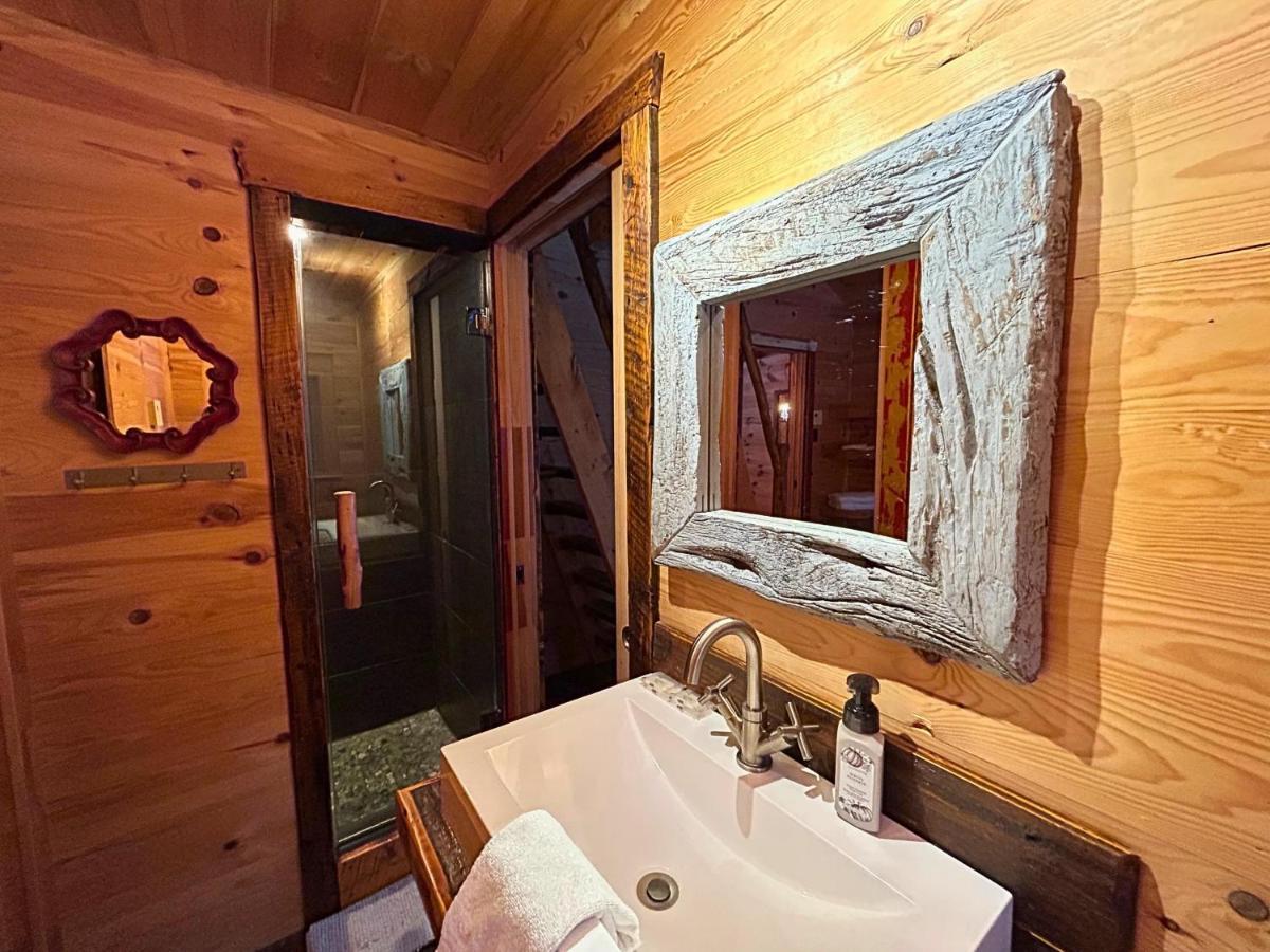 Husky - Chalets De Moh - Jacuzzi La Malbaie Εξωτερικό φωτογραφία